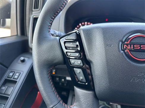 Used 2025 Nissan Frontier PRO-4X image 23
