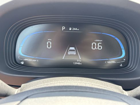 Used 2025 Hyundai Venue SEL FWD image 10