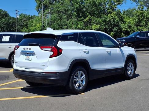 Used 2023 GMC Terrain SLE AWD/4WD image 2