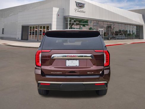 Used 2023 GMC Yukon SLT AWD/4WD image 5