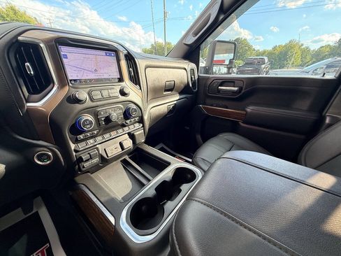 Used 2023 Chevrolet Silverado 2500 High Country w/ Z71 Off-Road Package AWD/4WD image 31