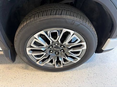 Used 2024 GMC Sierra 1500 Denali Ultimate AWD/4WD image 16
