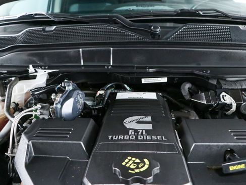 Used 2024 RAM 2500 Laramie AWD/4WD image 32