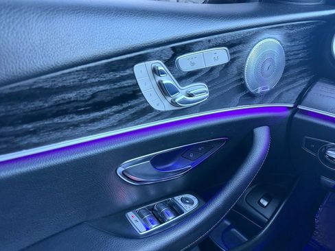 Used 2018 Mercedes-Benz E 300 4MATIC w/ Premium 1 Package image 11