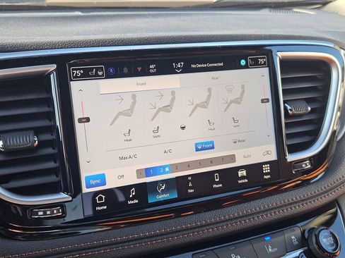 New 2026 Chrysler Pacifica Pinnacle AWD/4WD image 22