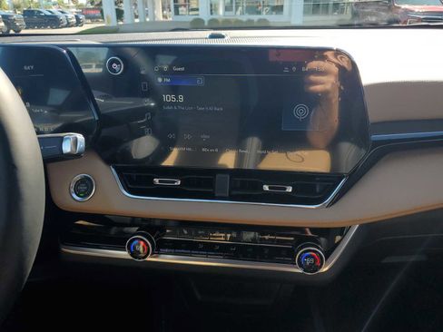 New 2026 Chevrolet Equinox ACTIV w/ LPO, Floor Liner Package image 12