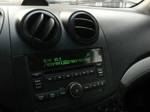 Used 2009 Chevrolet Aveo LT w/ Power and Convenience Package FWD image 16