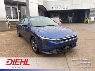 New 2025 Kia K4 LXS video 1