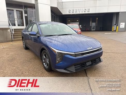 New 2025 Kia K4 LXS image 1