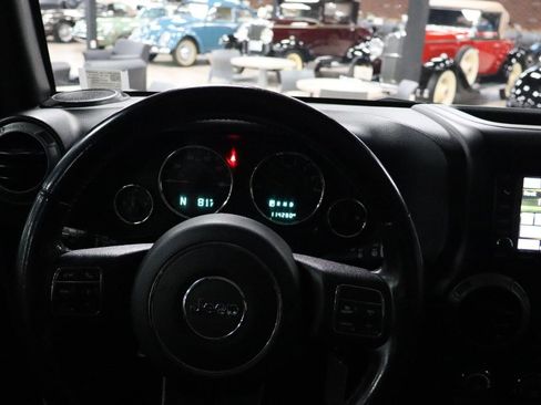 Used 2017 Jeep Wrangler Unlimited Sport w/ Quick Order Package 24S AWD/4WD image 11