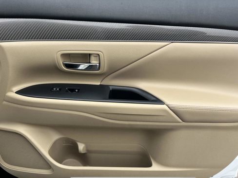 Used 2020 Mitsubishi Outlander GT image 27