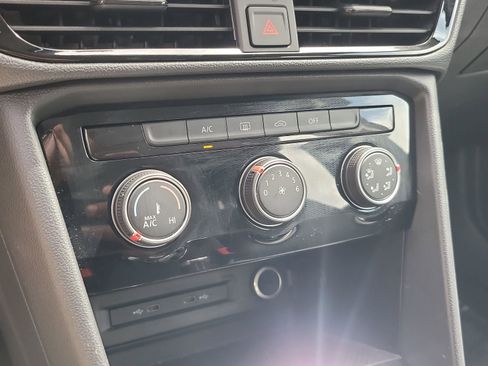 Certified 2025 Volkswagen Taos S image 23