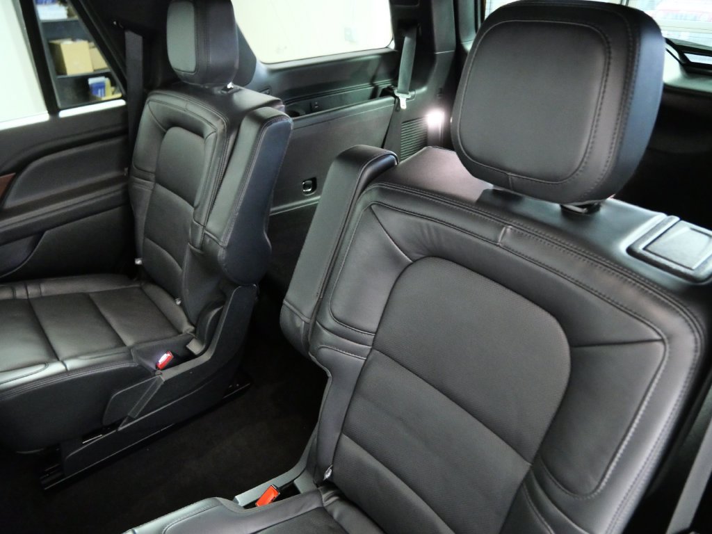 Certified 2023 Lincoln Navigator Reserve AWD/4WD image 15