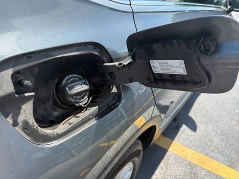 Used 2018 Volkswagen Tiguan SEL FWD image 23