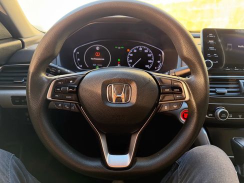 Used 2018 Honda Accord LX image 16