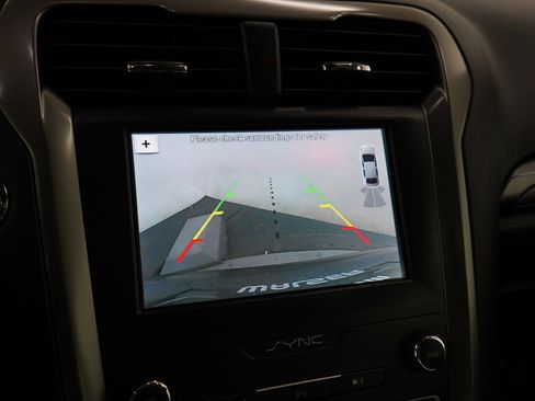Used 2019 Ford Fusion SE AWD/4WD image 20