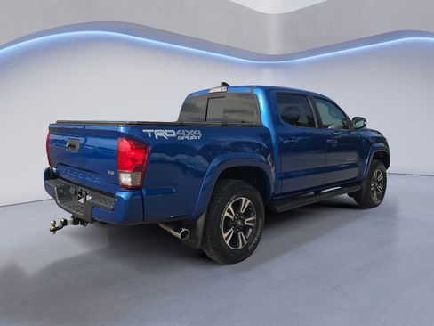 Used 2017 Toyota Tacoma TRD Sport w/ Premium & Technology Package AWD/4WD image 6