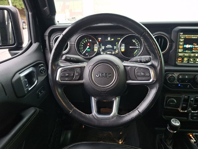 Used 2022 Jeep Wrangler Unlimited Sahara w/ Cold Weather Group AWD/4WD image 19