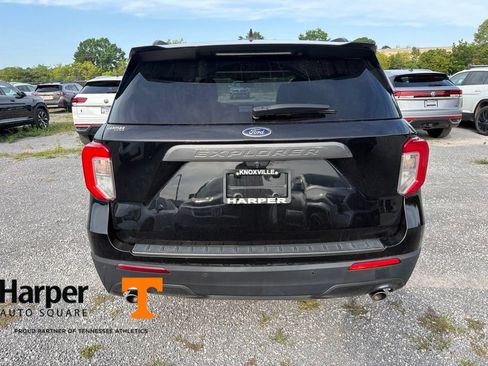 Used 2021 Ford Explorer XLT w/ Equipment Group 202A AWD/4WD image 4