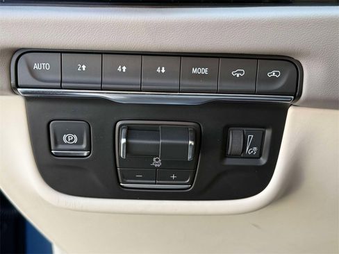 Used 2026 Cadillac Escalade Platinum Sport w/ LPO, ONYX Package image 29