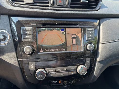 Used 2018 Nissan Rogue SV w/ Premium Package AWD/4WD image 12