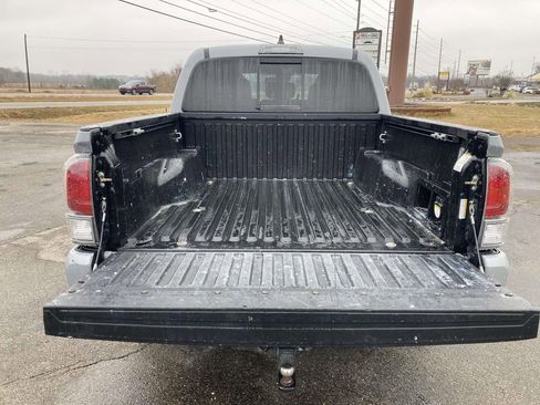 Used 2020 Toyota Tacoma TRD Sport image 14