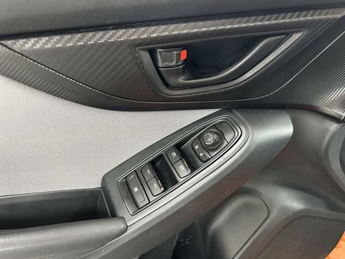 Used 2018 Subaru Crosstrek 2.0i Premium w/ Moonroof Package AWD/4WD image 11