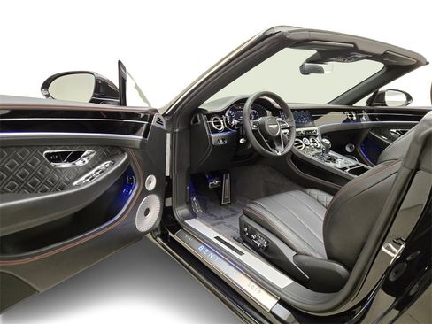 Used 2020 Bentley Continental GT image 15