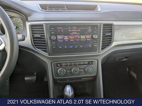 Certified 2021 Volkswagen Atlas SE image 32