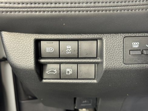 Used 2019 Toyota Avalon XLE w/ Moonroof Package image 17