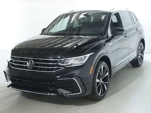 Certified 2022 Volkswagen Tiguan SEL R-Line image 1