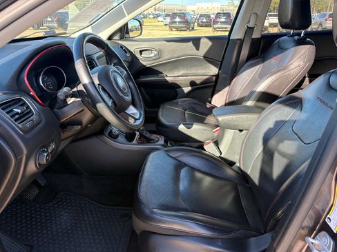 Used 2018 Jeep Compass Trailhawk w/ Leather Interior Group image 11