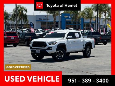Used 2017 Toyota Tacoma TRD Off-Road w/ Tow Package (A/T) AWD/4WD image 1