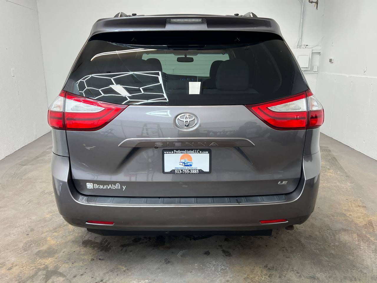 Used 2015 Toyota Sienna LE FWD image 5