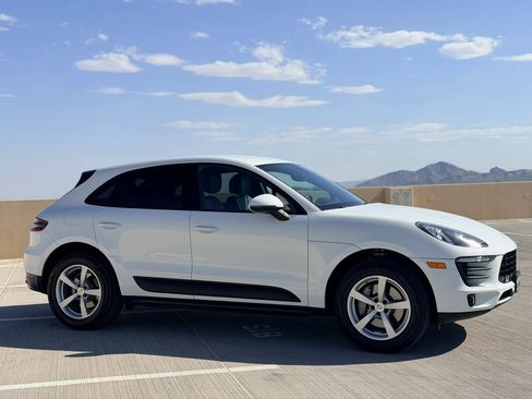 Used 2017 Porsche Macan AWD/4WD image 10
