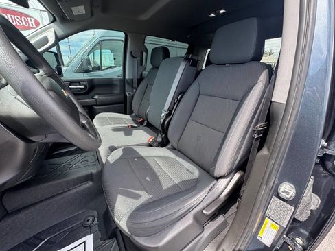 Used 2020 Chevrolet Silverado 2500 Custom w/ Custom Value Package image 9