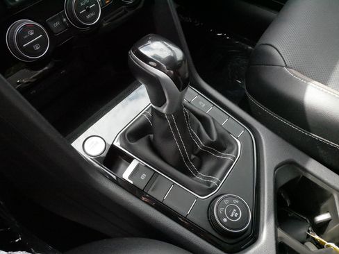 Certified 2023 Volkswagen Taos SEL AWD/4WD image 24