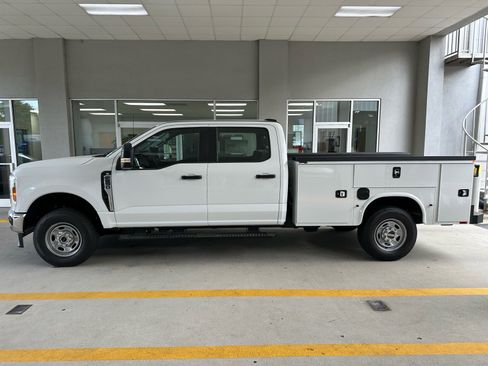 New 2026 Ford F250 XL w/ XL Chrome Package AWD/4WD image 3