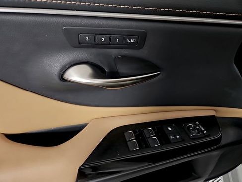 Used 2023 Lexus ES 350 w/ Premium Package FWD image 14