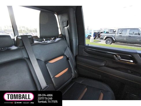 Used 2025 GMC Sierra 2500 AT4 w/ AT4 Premium Plus Package image 12