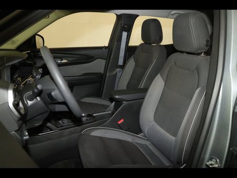 Used 2025 Chevrolet TrailBlazer LT AWD/4WD image 14