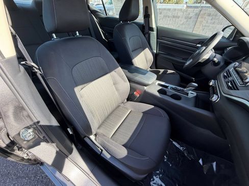 Used 2025 Nissan Altima 2.5 SV FWD image 36