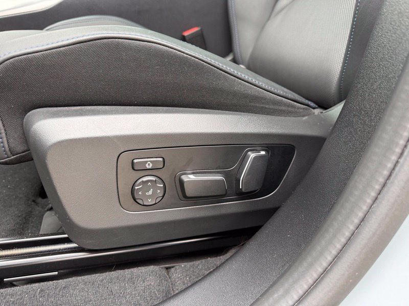 Used 2025 BMW X3 xDrive30i w/ M Sport Package AWD/4WD image 5