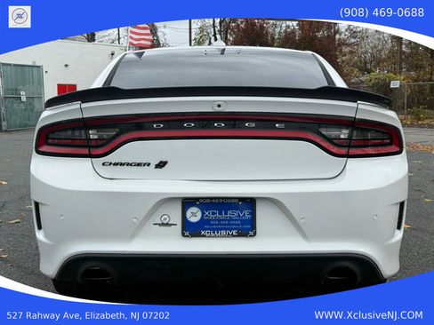 Used 2019 Dodge Charger SXT w/ Plus Group image 3
