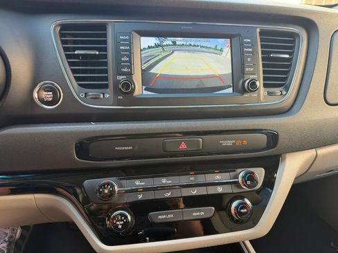 Used 2021 Kia Sedona EX image 15