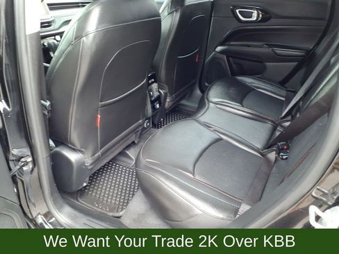 Used 2022 Jeep Compass Trailhawk AWD/4WD image 12