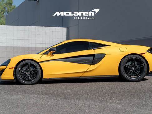 Used 2017 McLaren 570S Coupe RWD image 4