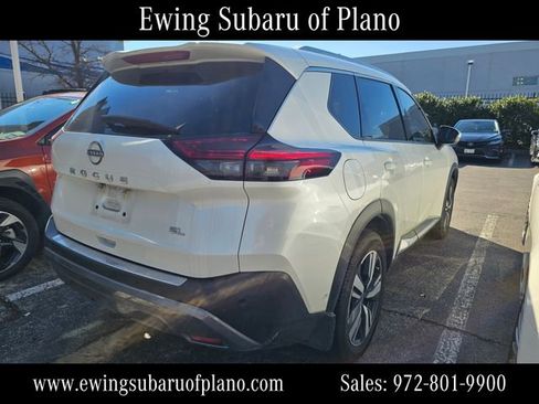 Used 2023 Nissan Rogue SL w/ SL Premium Package image 3