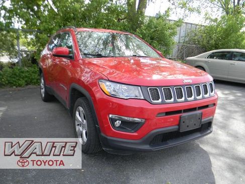 Used 2019 Jeep Compass Latitude w/ Popular Equipment Group AWD/4WD image 1