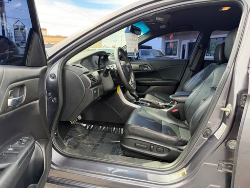 Used 2017 Honda Accord Sport Special Edition image 4